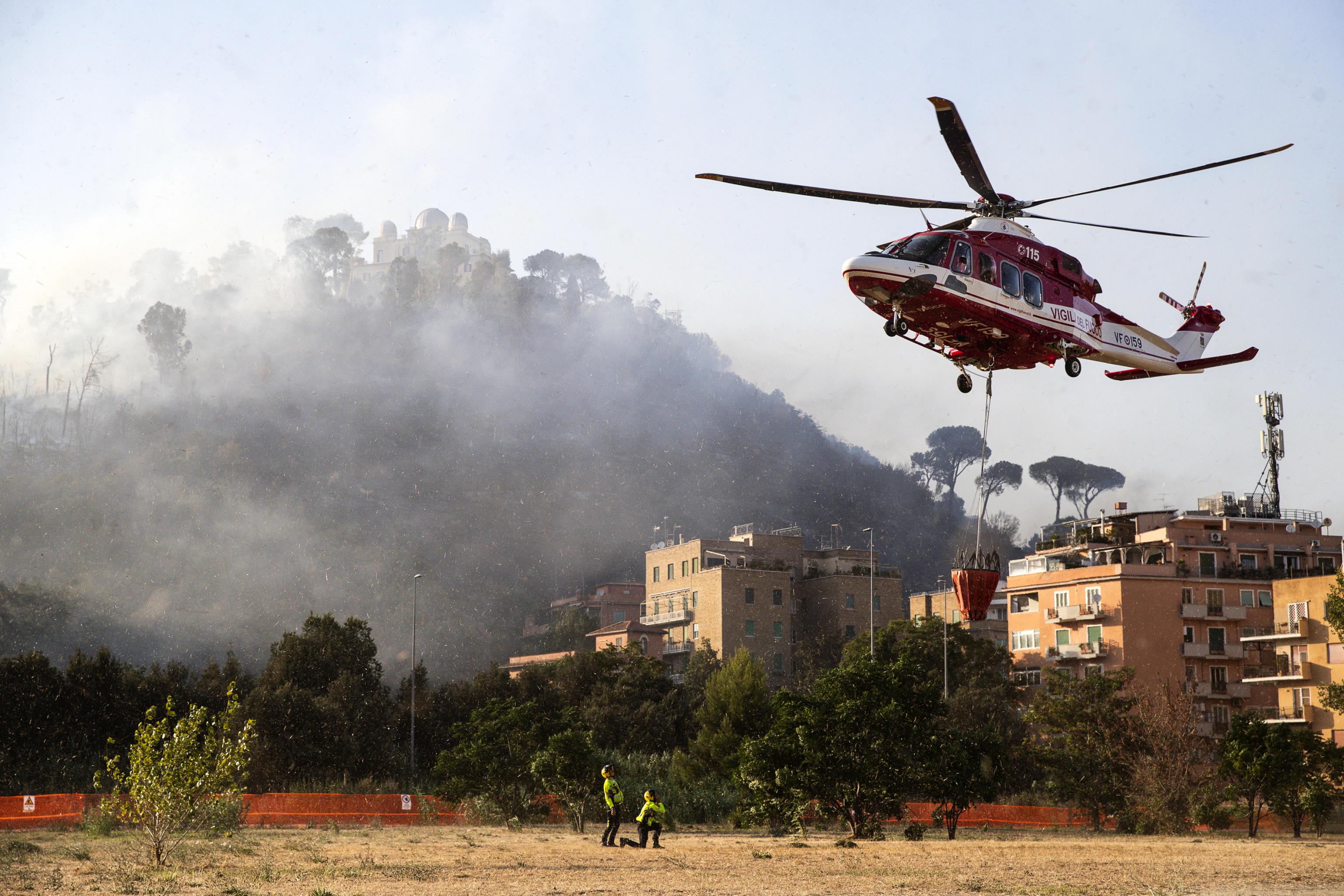 Large fire breaks out near Judicial City in Rome