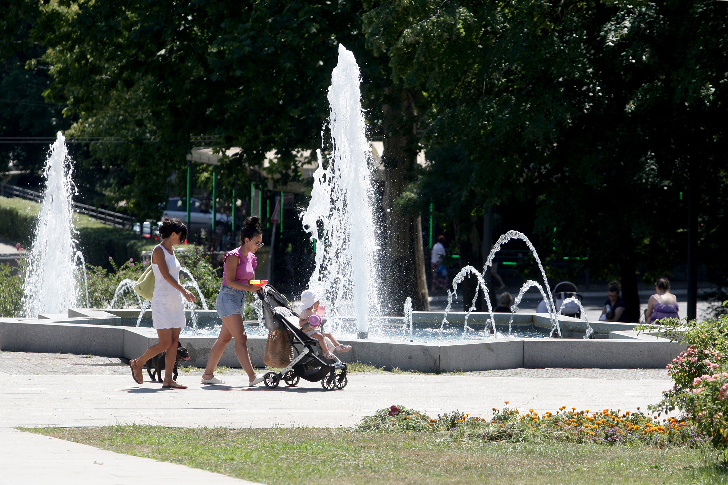 lepo vreme Beograd, 1. avgusta 2024. - U Beogradu je veoma toplo vreme, praćeno slabim, istočnim i jugoistočnim vetrom i temperaturama oko 36 stepeni. Danas u Beogradu. FOTO TANJUG/ SAVA RADOVANOVIĆ/ bg