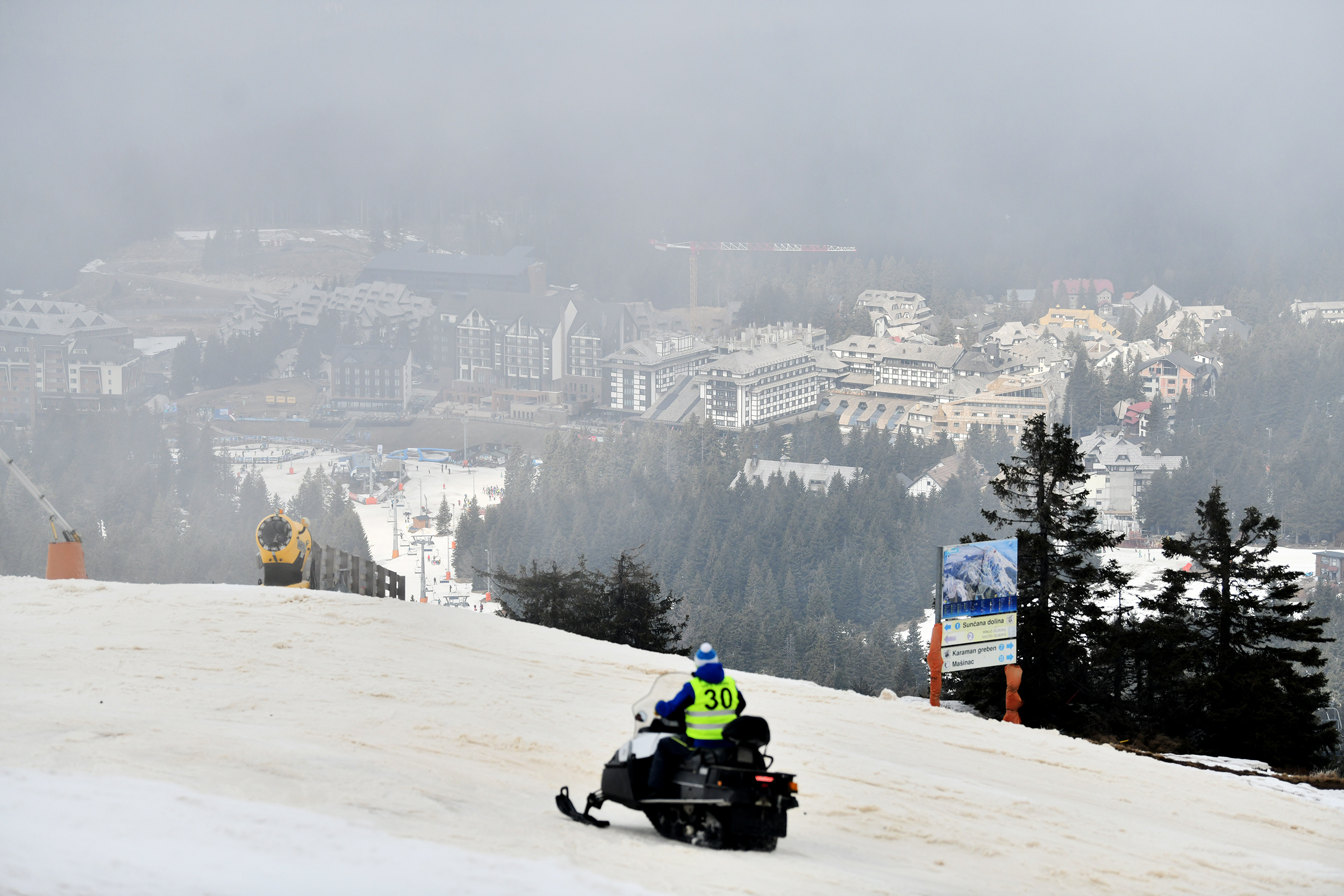 Kopaonik 07.03.2024. Zimovanje, sneg, odmor, raspust, skijanje, ilustracija, fičer, pokrivalica Foto: Vesna Lalić/Nova.rs