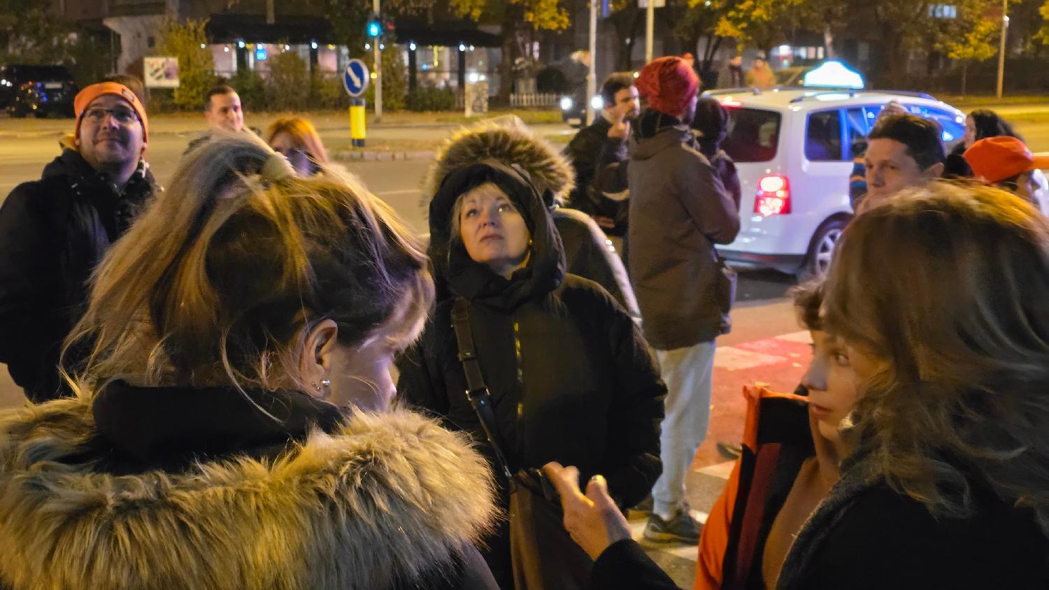 Beograd 15.11.2024. Inicijativa "Odbranimo Jugu" organizovala je danas protestni skup zbog rušenja jednog od prepoznatljivijih simbola Beograda, hotela "Jugoslavija". Foto: FoNet/Marko Dragoslavić