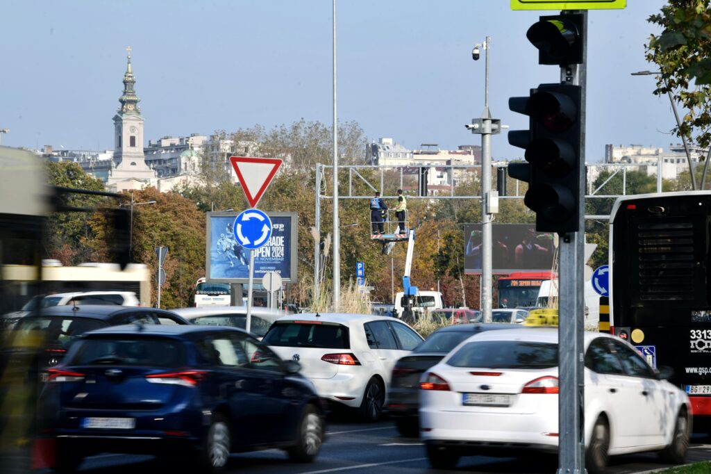 beograd 29.10.2024 kružni tok, novi beograd semafori, postavljanje semafora na kružnom toku