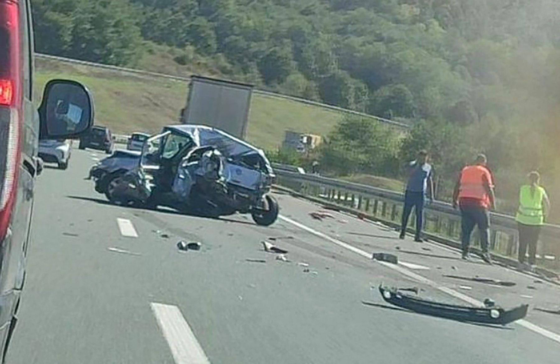 Teška nezgoda na autoputu Miloš Veliki kod tunela Brđani.
