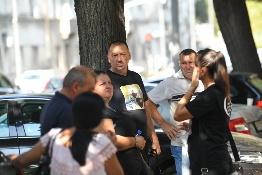 Beograd, 23.08.2024. Suđenje Urošu Blažiću u Specijalnom sudu u Beogradu. Roditelji ubijenih, nastradalih na suđenje, sudjenje, roditelji nastradalih, Specijalni sud, Uroš Blažić Foto: Amir Hamzagić/Nova.rs