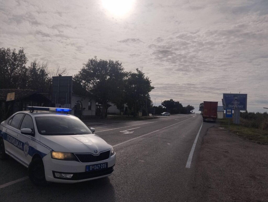 Saobraćajna nesreća,, udes u Inđiji, uviđaj