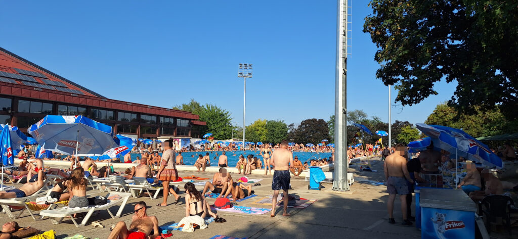 Sportski centar Novi Beograd, Bazen 11 april