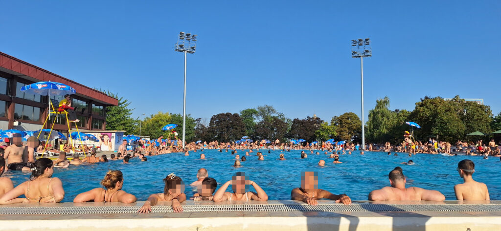Sportski centar Novi Beograd, Bazen 11 april