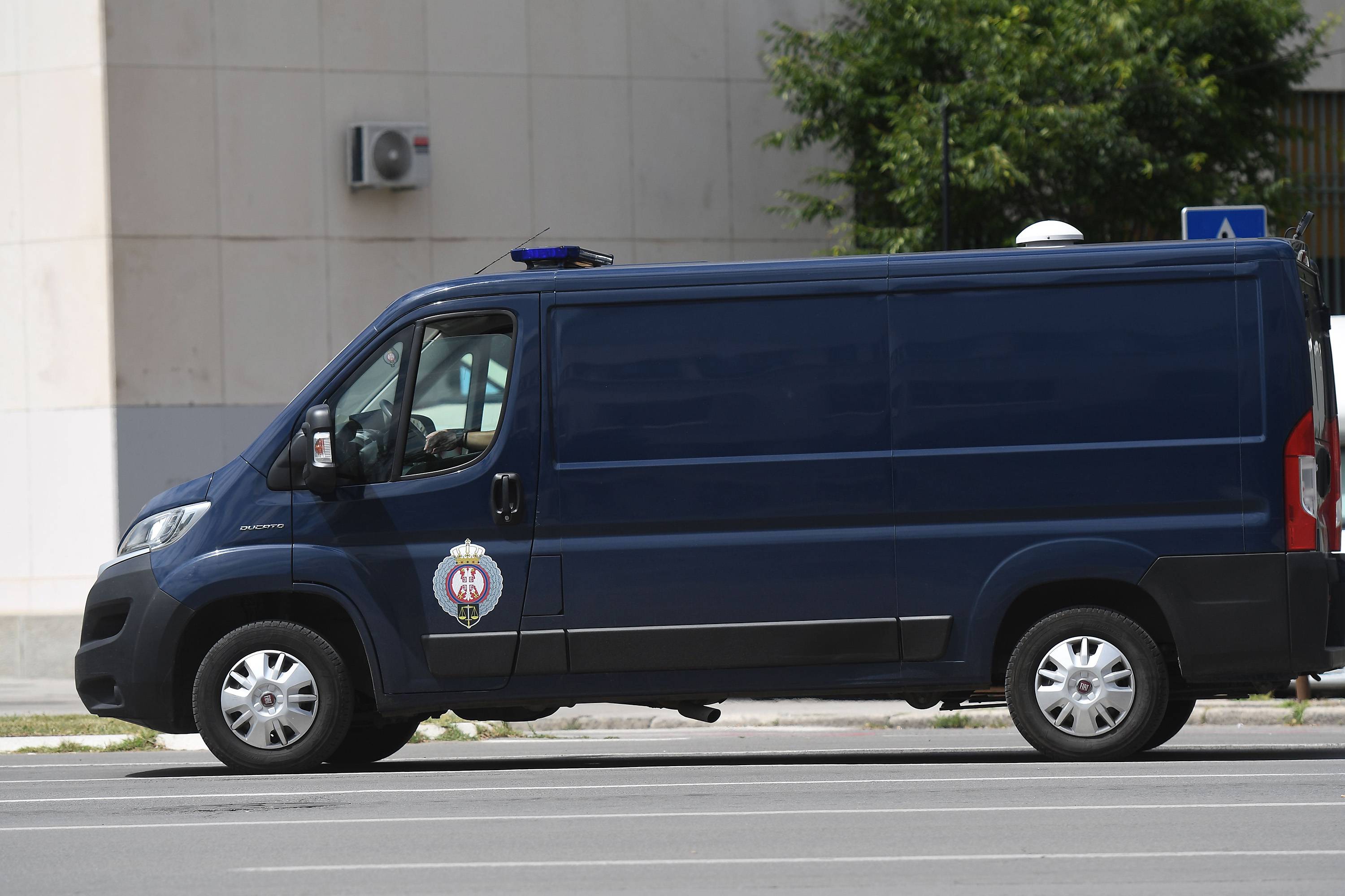 Novi Sad, 15.06.2021. - Policijska marica prolazi ulicom u Novom Sadu.  (BETAPHOTO/DRAGAN GOJIC/MO)