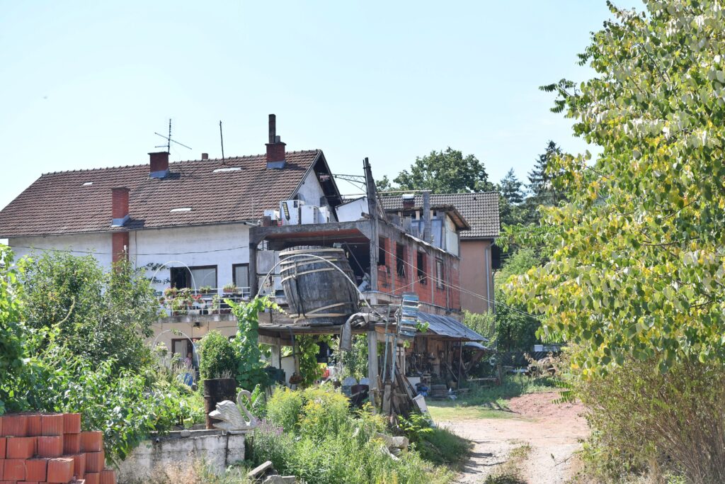 16.07.2024 majdanpek, Topolnica ubistvo napad kuca u kojoj je ziveo ubica P.P. (89) pucao na svoje komšije Pucnjava u selu kod Majdanpeka: Muškarac (89) pucao na komšije