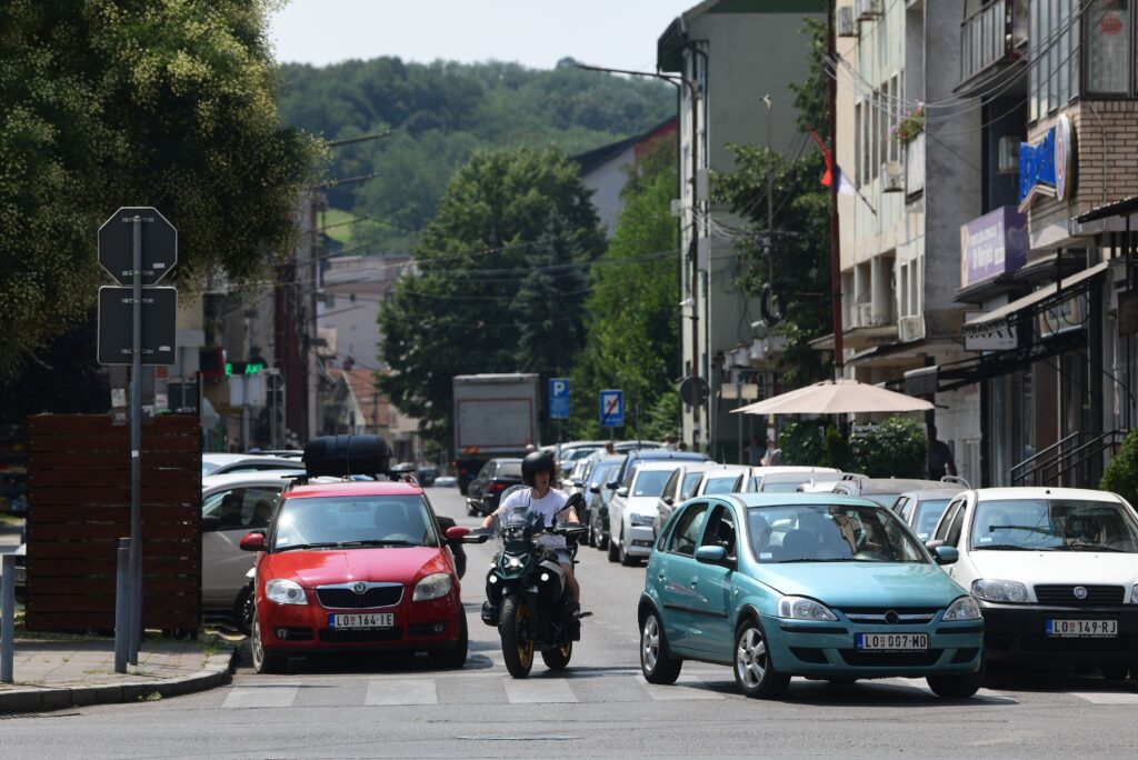 Loznica, 18. jul 2024. Pucnjava u Loznici, Ubijen policajac, Hronika, mesto dogadjaja, Policija stigla na mesto ubistva  Foto: Filip Krainčanić/Nova.rs