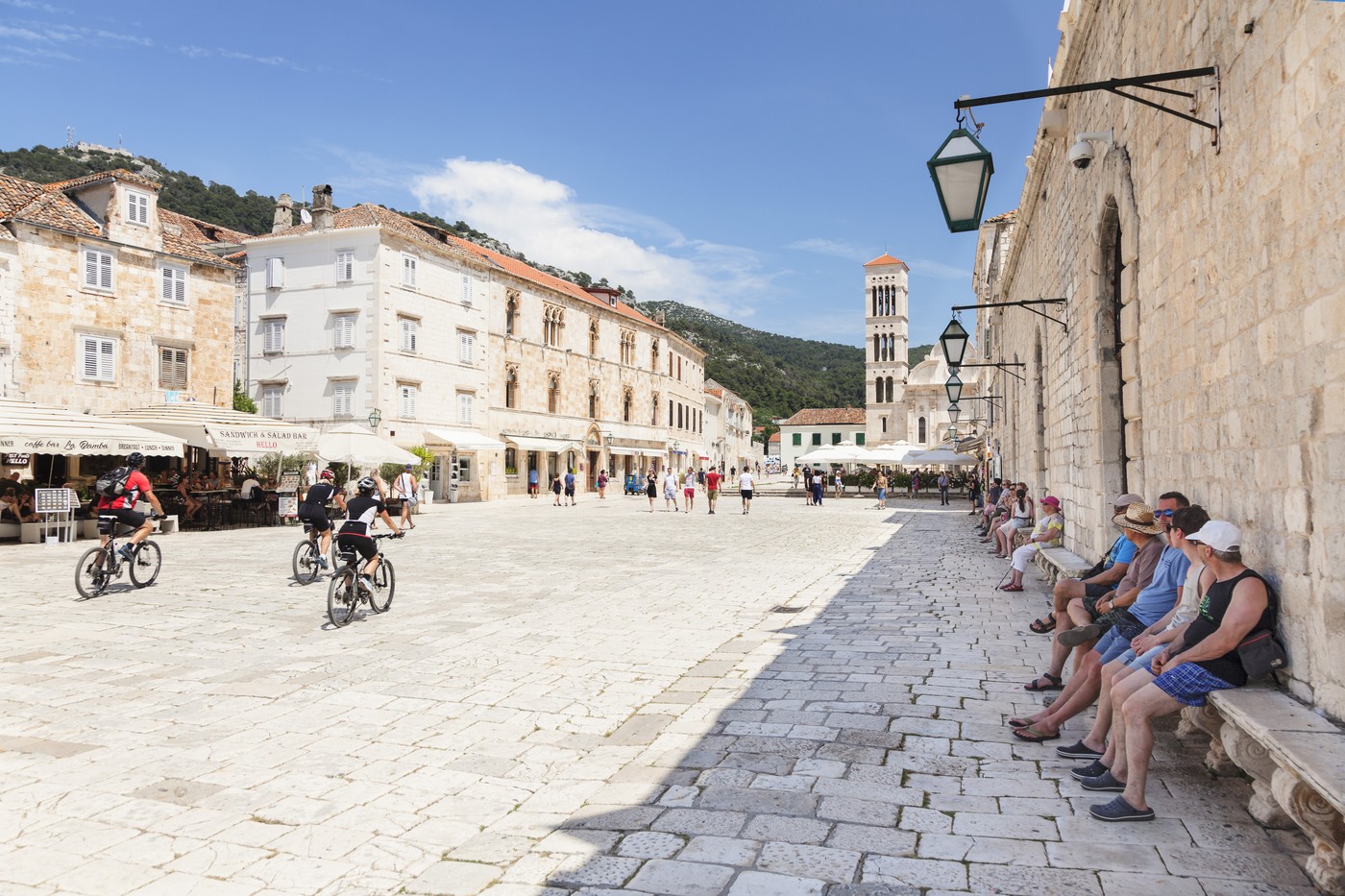 Restaurants at the Main Square with Sveti Stjepan Cathedral, Hvar, Hvar Island, Dalmatia, Croatia