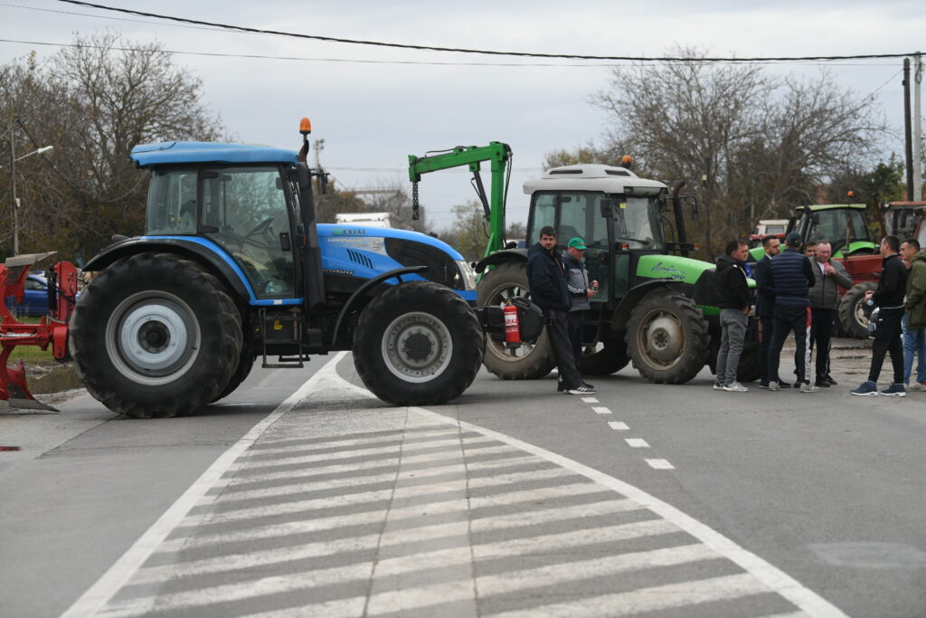 bavanište 14.11.2023 protest poljoprivrednika, blokada