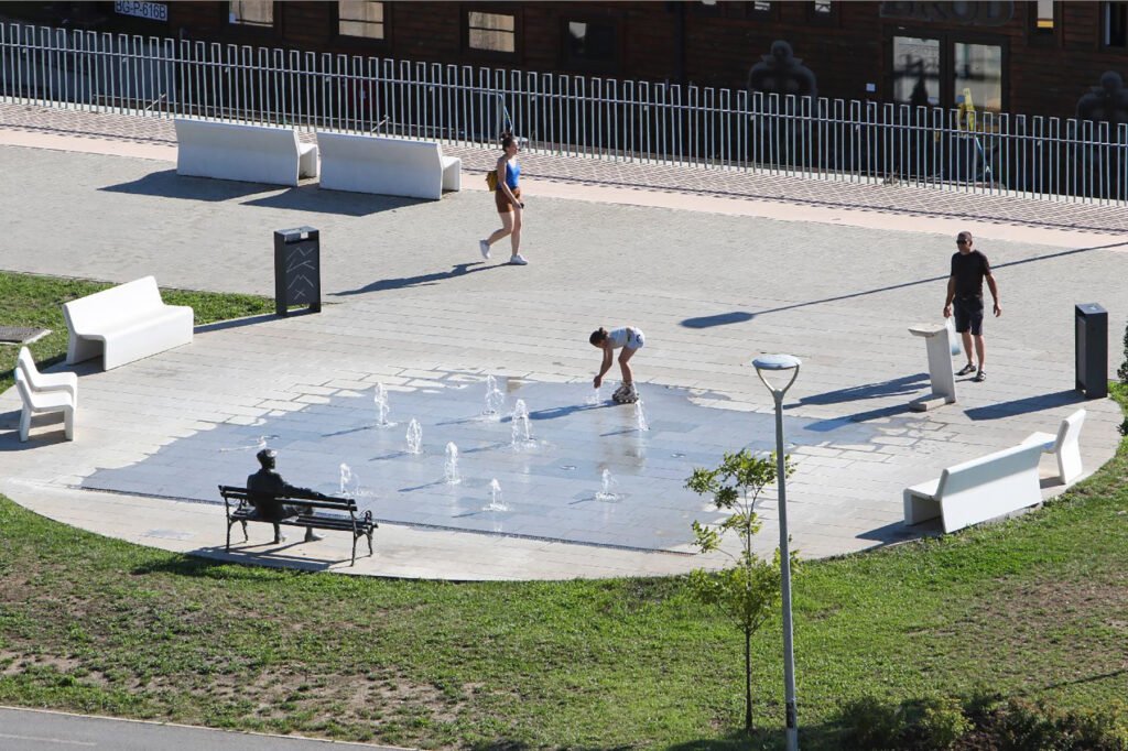 Mesto: Beograd
Datum: Sat Jul 06 19:48:12 CEST 2024
Dogadjaj: DRUŠTVO - atmosfera u Beogradu u subotu popodne
Fotoreporter: Milica Vučković
Ličnosti:  
Izvor: FoNet