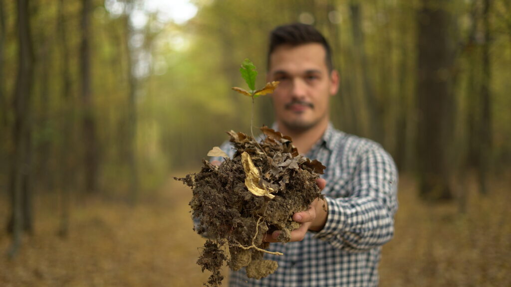 Stefan Drljača iz Čačka koji je pre nekoliko godina zasadio šumu, Čačak, šuma Foto: Privatna arhiva