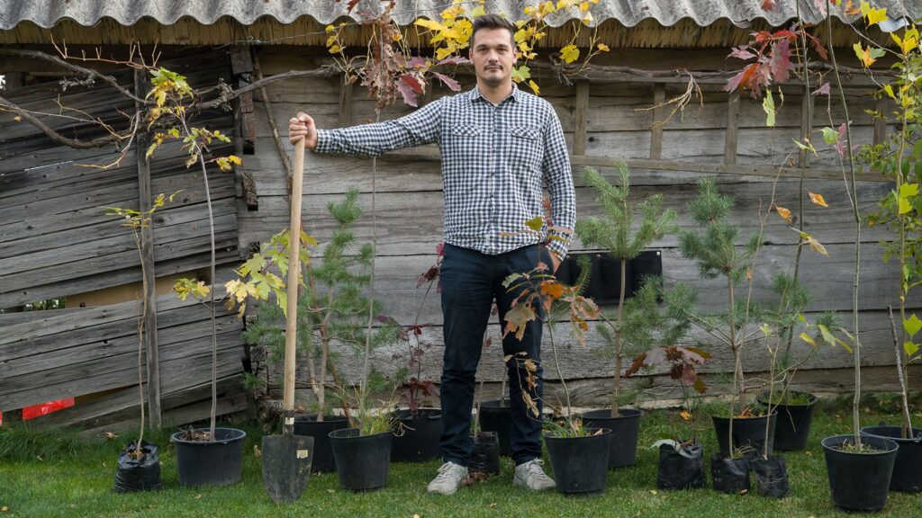Stefan Drljača iz Čačka koji je pre nekoliko godina zasadio šumu, Čačak, šuma Foto: Privatna arhiva
