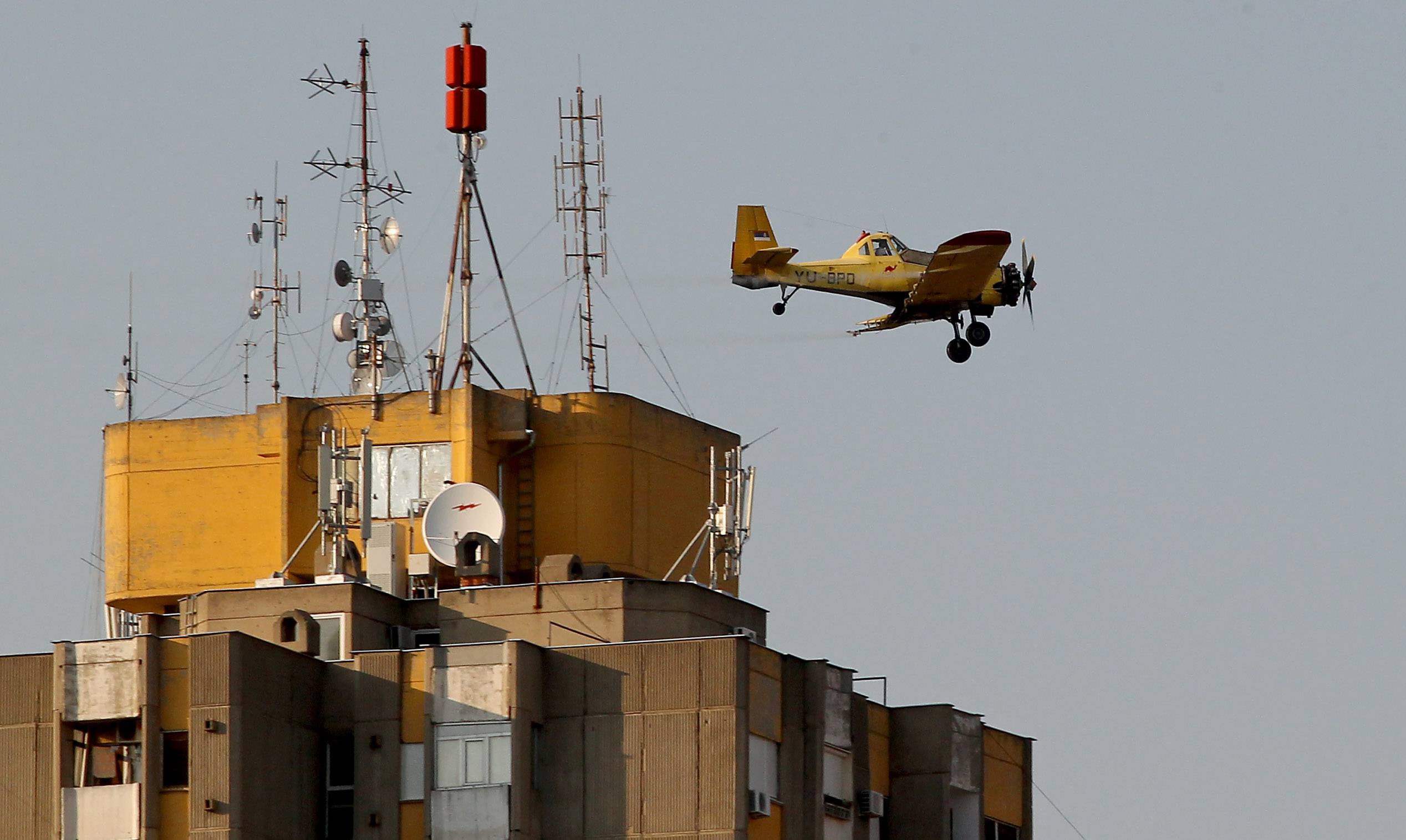 Nis, 23.08.2021. - Zaprasivanje protiv komaraca iz vazduha, danas u Nisu.  (BETAPHOTO/SASA DJORDJEVIC/MO)