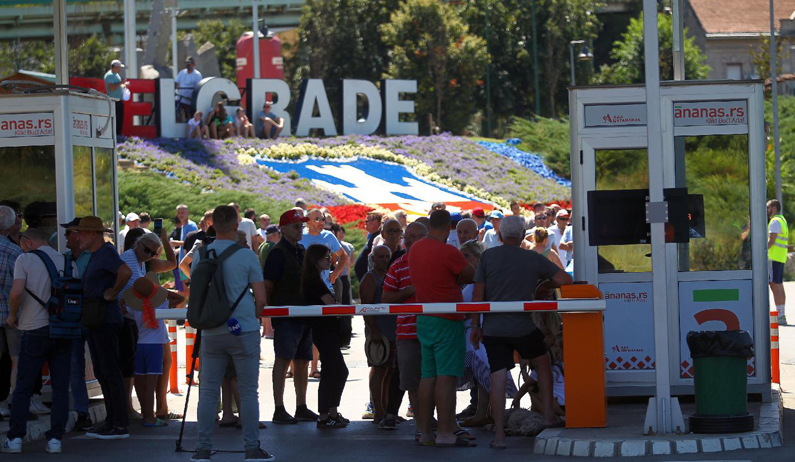 Mesto: Beograd
Datum: Sun Jul 28 13:31:33 CEST 2024
Dogadjaj: DRUŠTVO - Protest i blokada ulazne rampe na Adi Ciganliji koji organizuju stanovnici naselja "Partizan" zbog najavljenog rušenja
Fotoreporter: Aleksandar Barda
Ličnosti:  
Izvor: FoNet