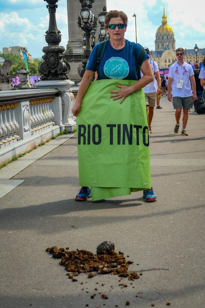Pariz, Francuska, Rio Tinto, transparent, Ne Rio Tinto u Srbiji, transparent protiv Rio Tinta na Olimpijskim igrama u Parizu Foto: Privatna arhiva