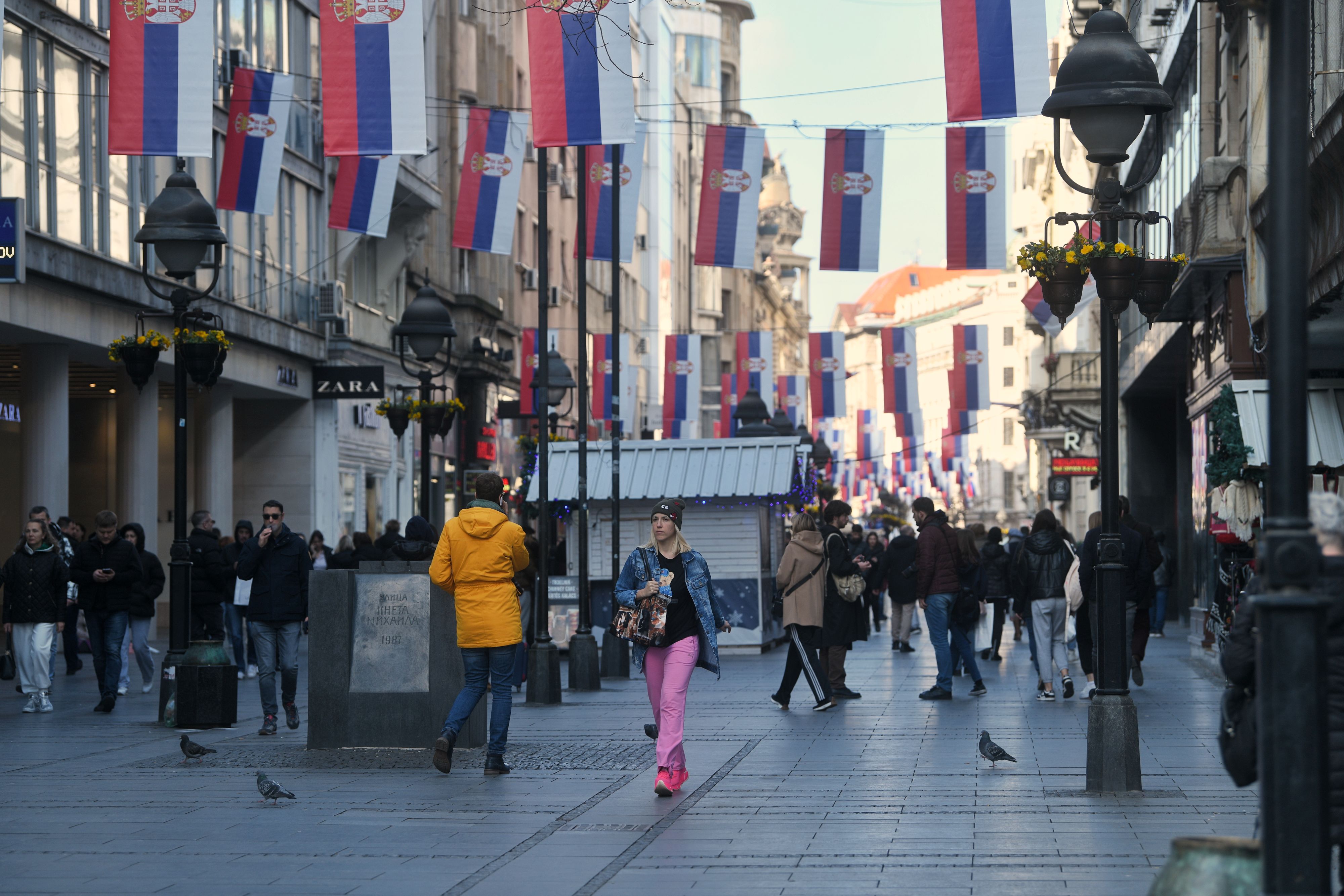 Beograd 14.02.2024  Povodom Dana drzavnosti, sretenje  duz Knez Mihailove ulice su postavljene srpske zastave ulica knez mihailova zastave, dan druavnosti, okicen grad , sretenje