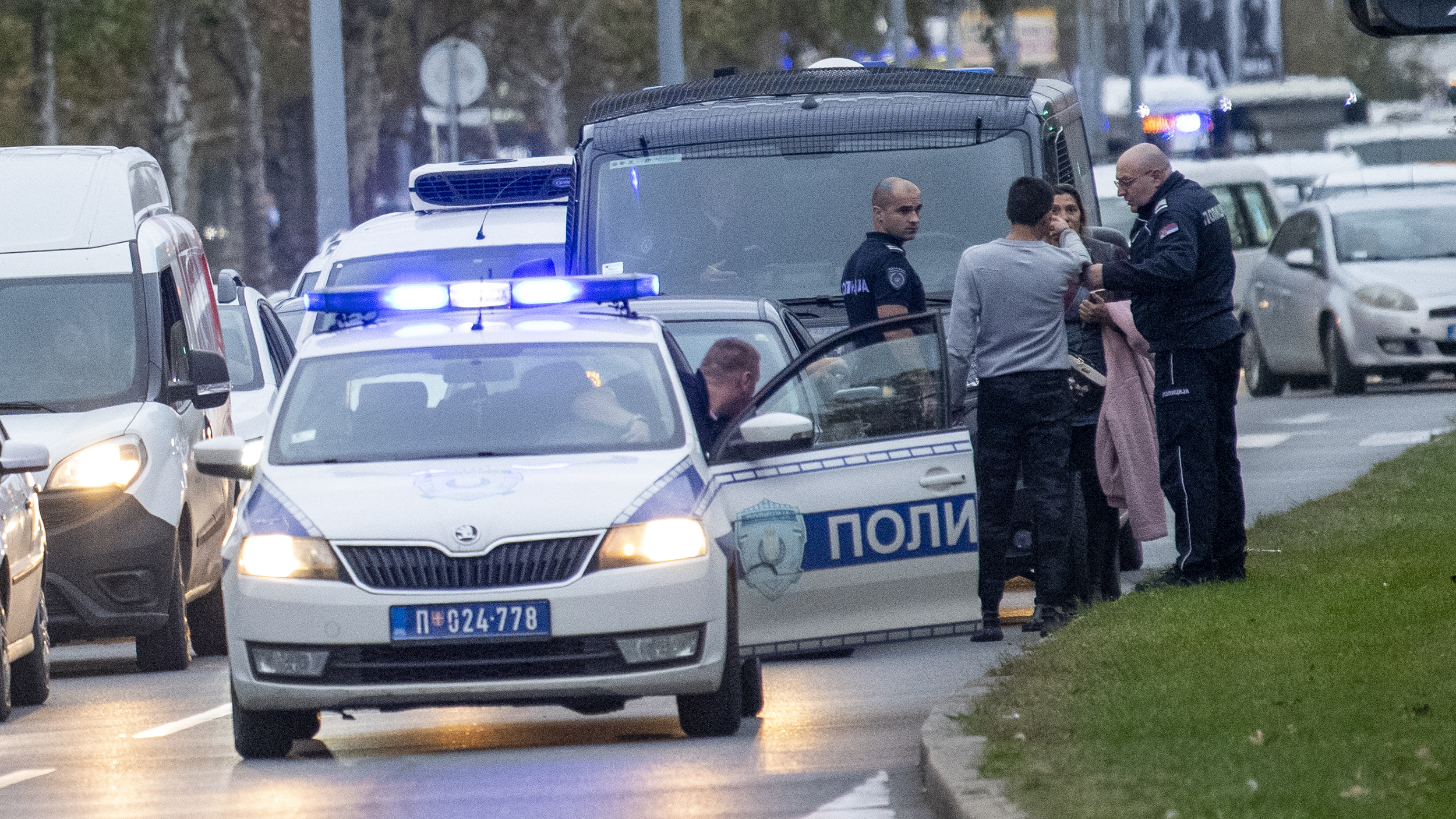 Beograd 14.11.2023. Hapšenje, policija, Bulevar Mihaila Pupina
