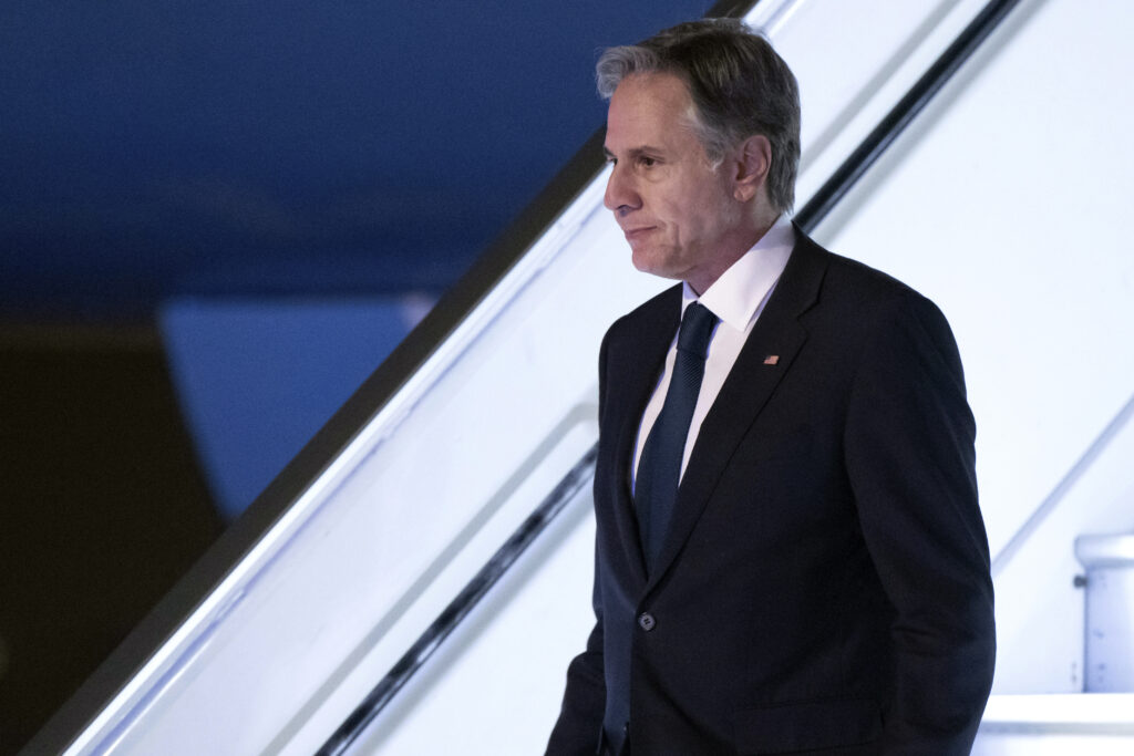 US Secretary of State Antony Blinken arrives at Ben Gurion Airport in Tel Aviv, Israel, early Nov. 30, 2023. (Saul Loeb/Pool via AP)