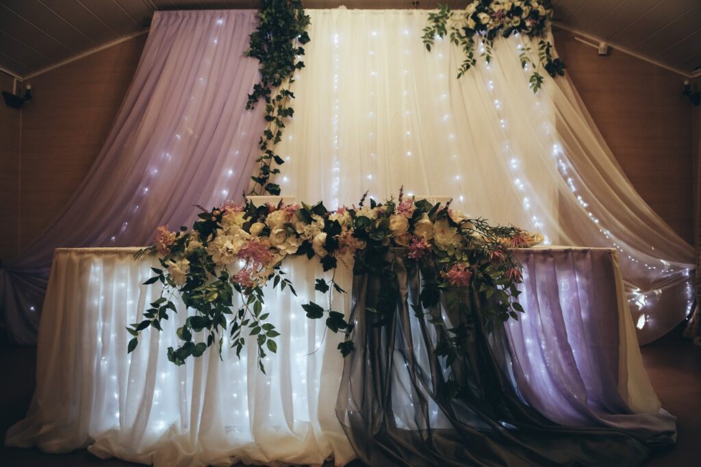 beautiful wedding bouquet decor of cream roses.,Image: 528444573, License: Royalty-free, Restrictions: , Model Release: no, Credit line: Ruslan Grigoriev / Panthermedia / Profimedia