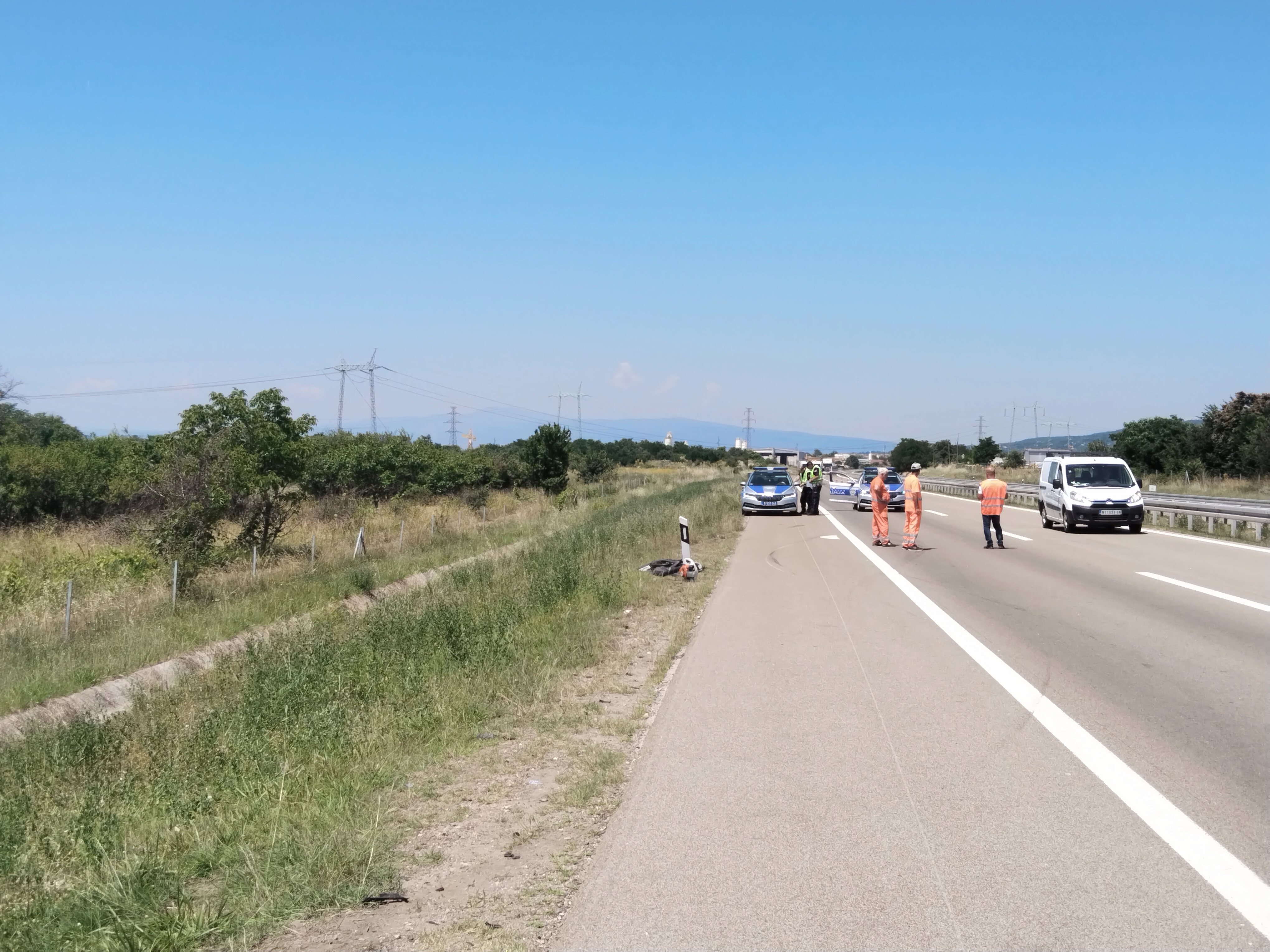 Tragedija na auto-putu kod Niša: Sudarili se BMW i džip, nastradao jedan od vozača