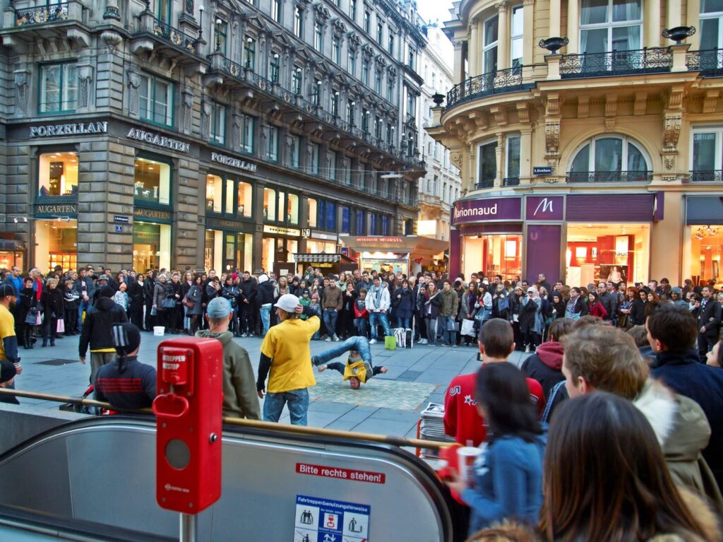 -Dancers in the Streets- Vienna (Austria).,Image: 159967177, License: Rights-managed, Restrictions: , Model Release: no, Credit line: César OSCAR CRESPO RUBI cesartarragona / Alamy / Alamy / Profimedia