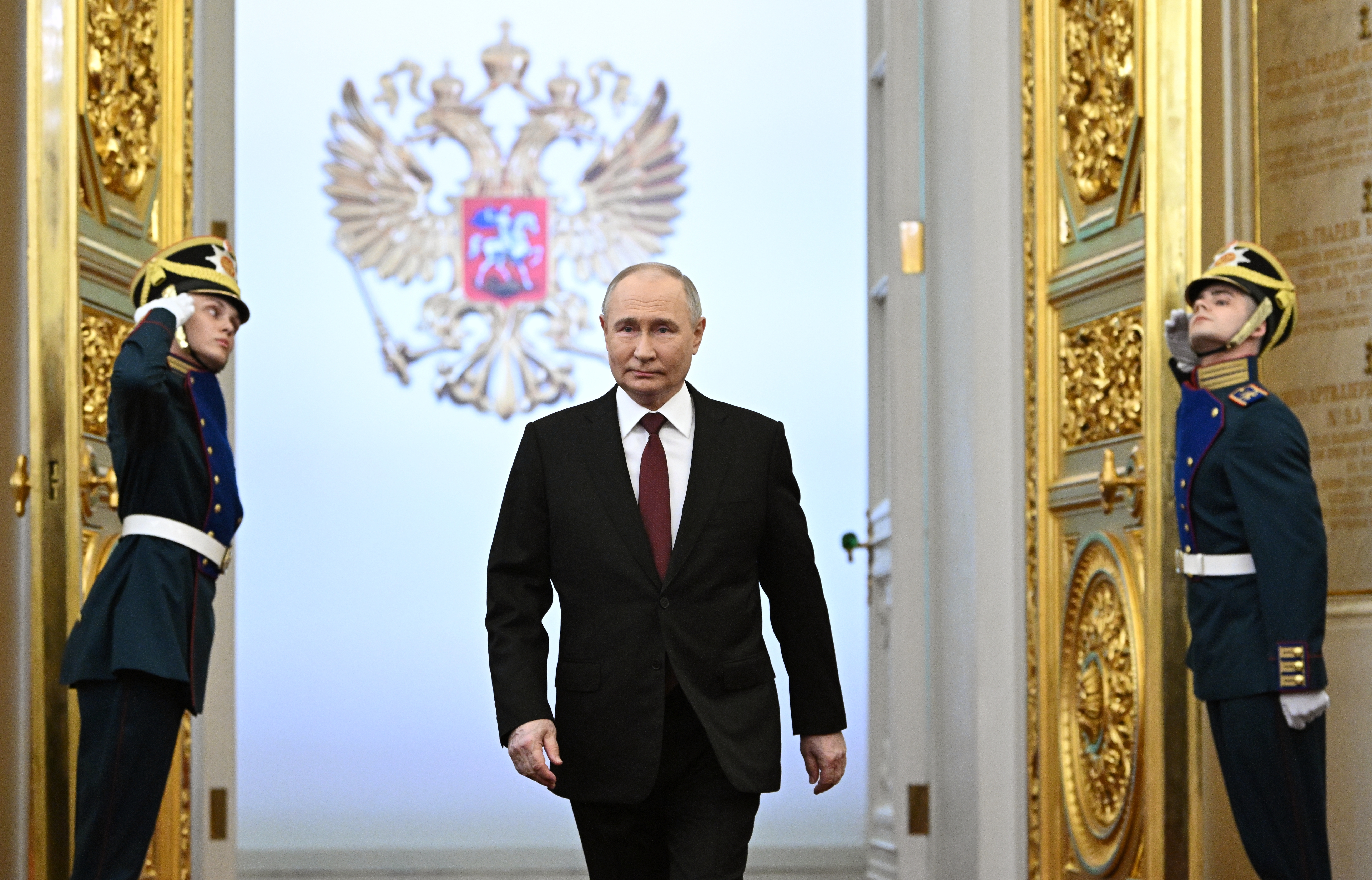 epa11324076 Russian President Vladimir Putin (C) attends the inauguration ceremony in the Kremlin, Moscow, Russia, 07 May 2024. Putin won the presidential elections in March 2024.  EPA-EFE/SERGEY BOBYLEV/SPUTNIK / KREMLIN / POOL