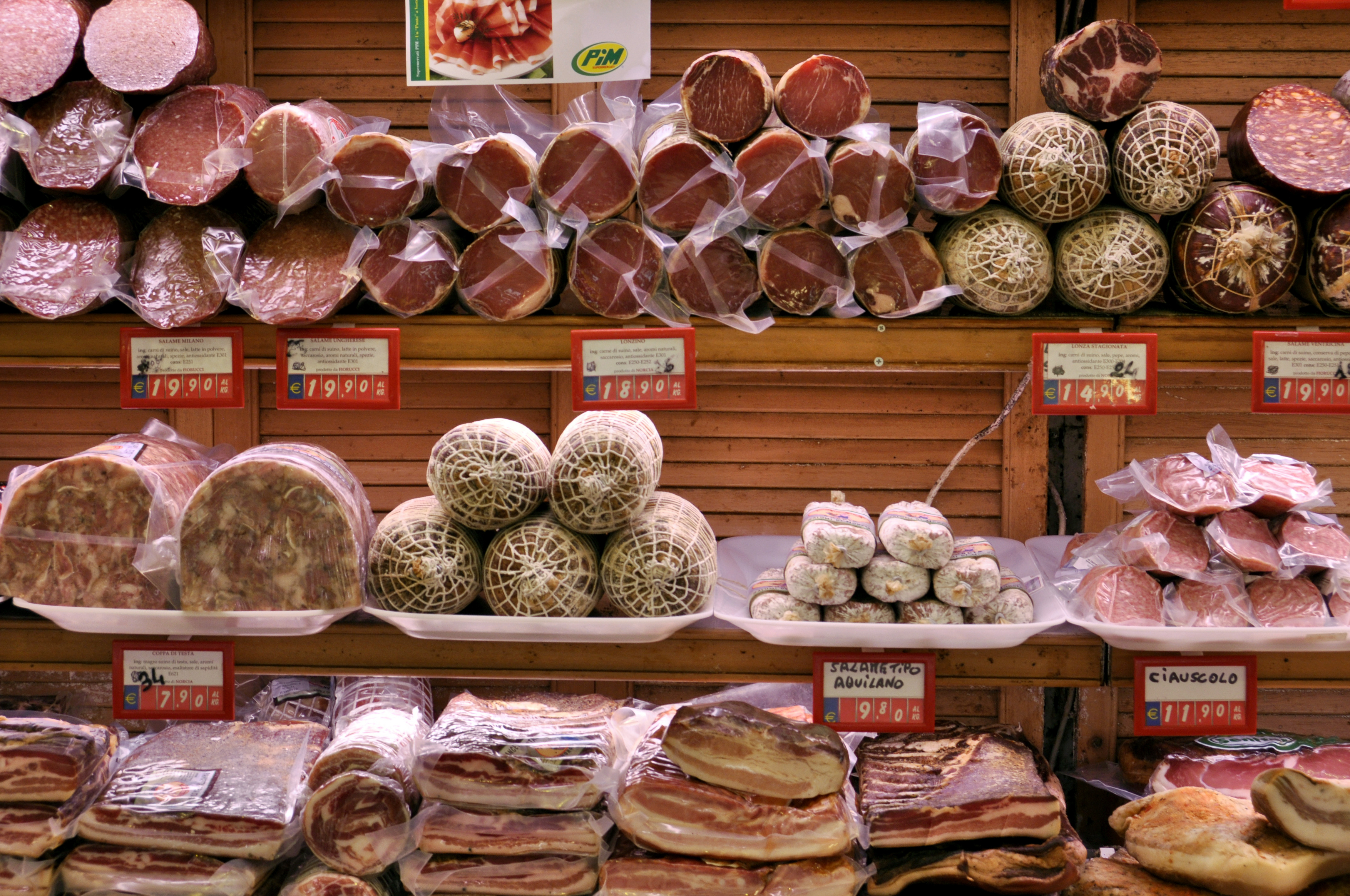 Salami and ham counter in the supermarket, Rome, Lazio, Italy, Europe,Image: 146454350, License: Rights-managed, Restrictions: MR_No, PR_No, Model Release: no, Credit line: imagebroker/Raimund Kutter / imageBROKER / Profimedia