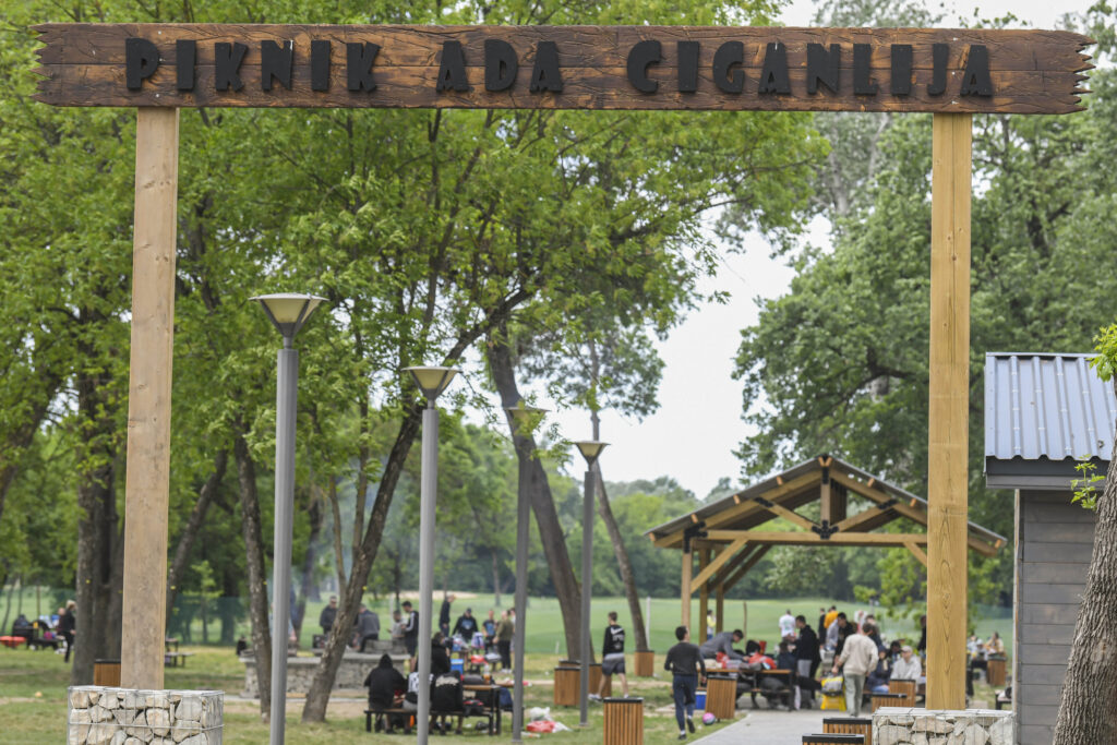 Beograd 01. maj 2024. Prvomajski uranak, tadicionalno okupljanje građana u prirodi kraj rostilja povodom Međunarodnog praznika rada, 1. maja Foto:Goran Srdanov/Nova.rs