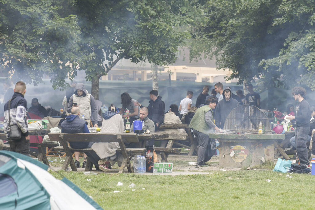 Beograd 01. maj 2024. Prvomajski uranak, tadicionalno okupljanje građana u prirodi kraj rostilja povodom Međunarodnog praznika rada, 1. maja Foto:Goran Srdanov/Nova.rs