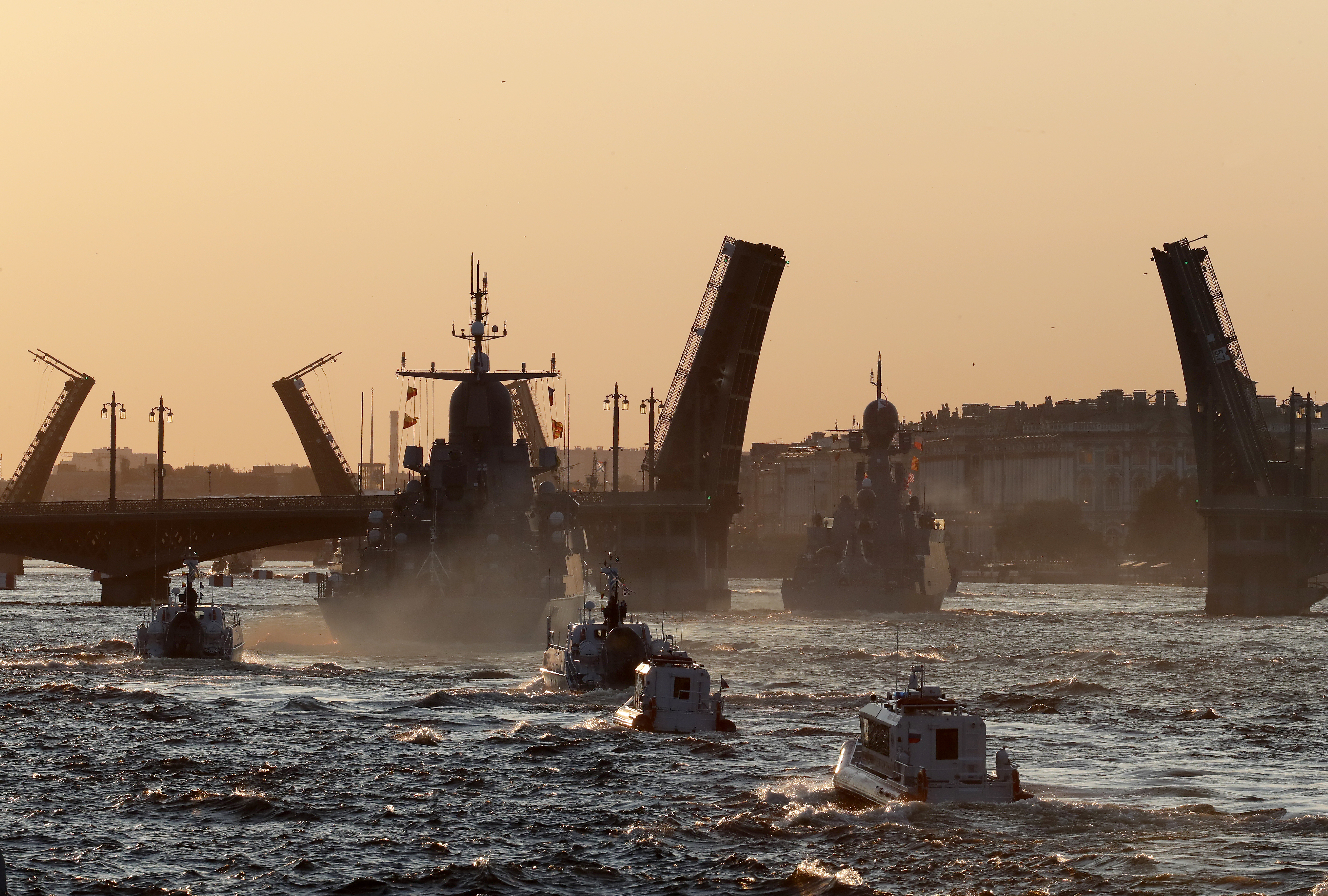 epa10083522 Russian Navy warships attend a rehearsal for the 'Russia Navy Day' parade in St. Petersburg, Russia, early 21 July 2022. The 'Russia Navy Day' is celebrated on the last Sunday in July.  EPA-EFE/ANATOLY MALTSEV