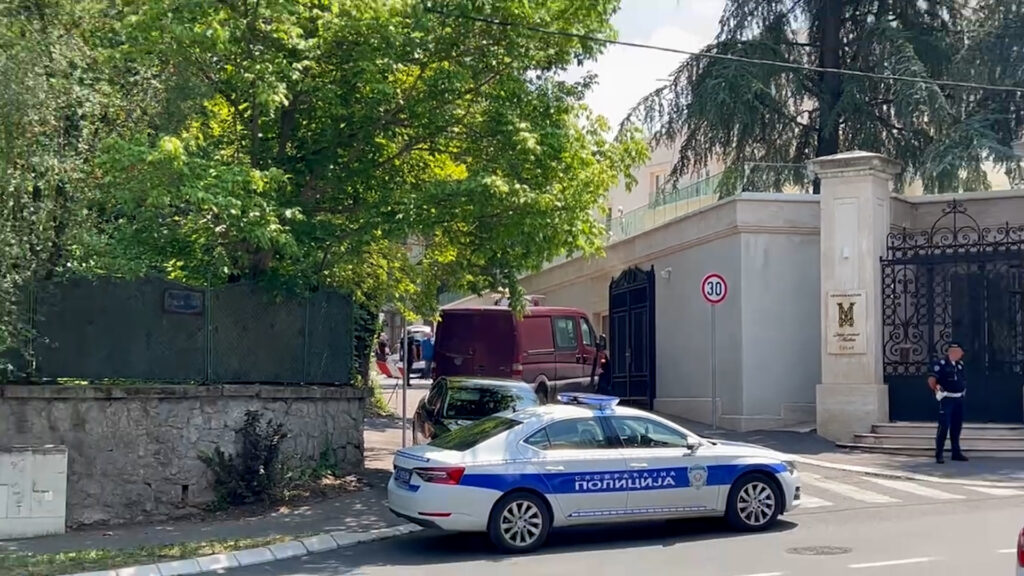 Mesto na kom je ubijen napadač i ranjen žandarm ispred Izraelske ambasade, izraelska ambasada, zgrada