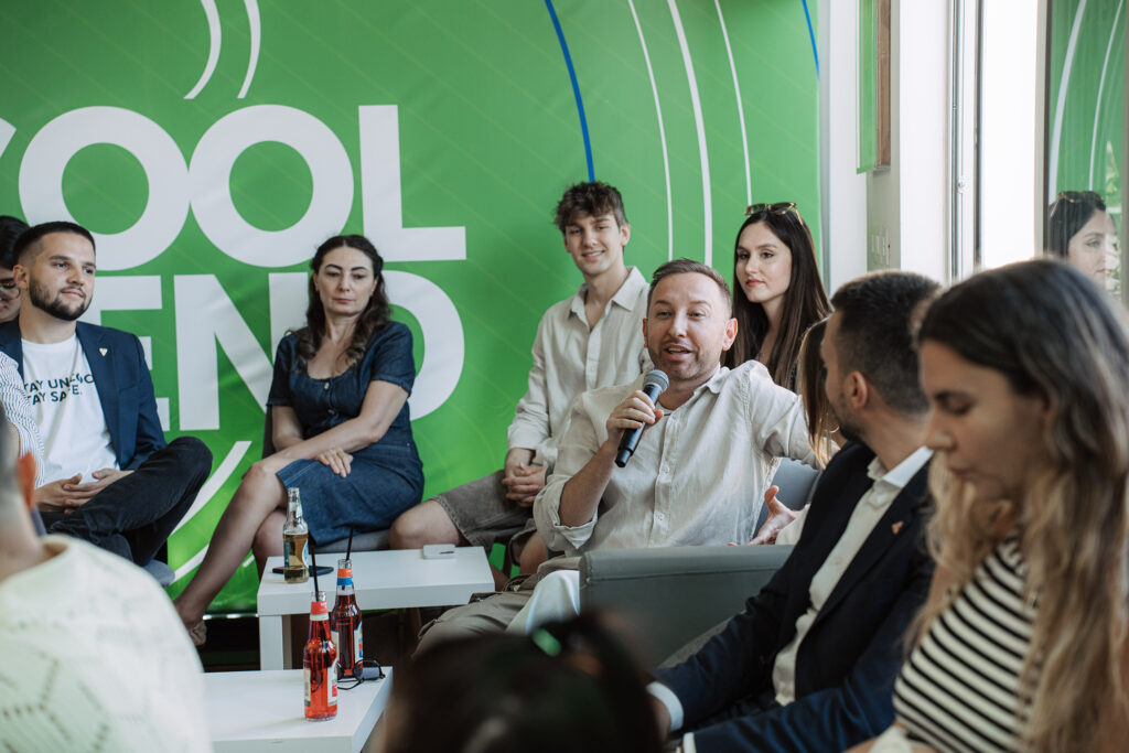 dodatne fotografije PR Carlsberg 6.06. nova.rs sa isticanjem na naslovnoj 7.06. od 11h