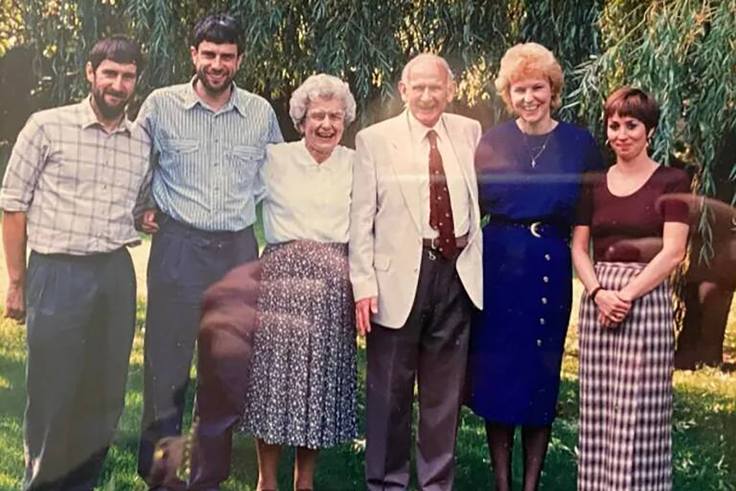 Theresa Weiler, 65, USVOJENA SAM SA 2 GODINE, A KASNIJE SAM SAZNALA GNUSNU ISTINU O SVOJIM RODITELJIMA
