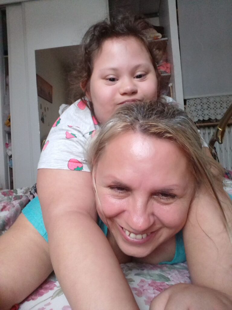 Silvana Veselinović sa ćerkom Unom, Jagodina, ćerka Una, devojčica, Daunov sindrom Foto: Privatna arhiva