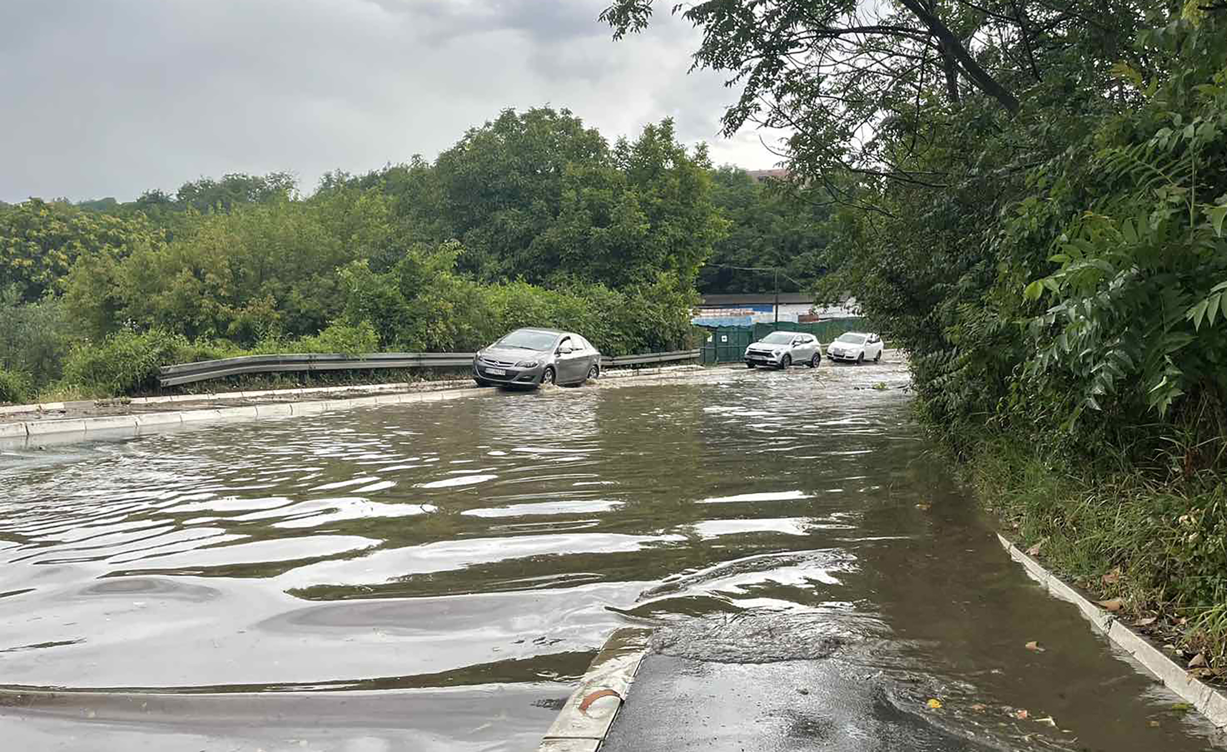 mirijevo poplava oluja blokiran put voda na putu poplavljen put