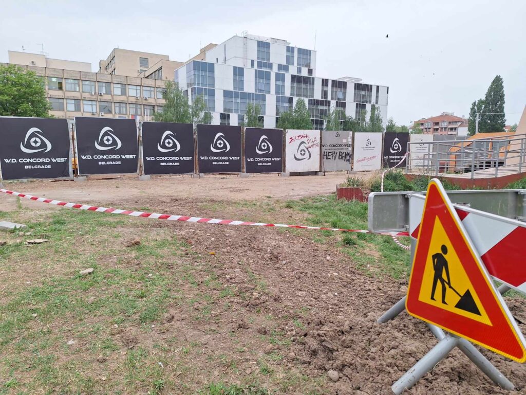 za tekstove o tomahavku koji je pronađen na gradilištu u Nišu