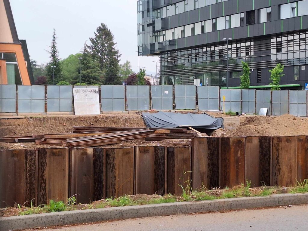 Niš uklanjanje bombe iz stambenog naselja, tj sa gradilišta