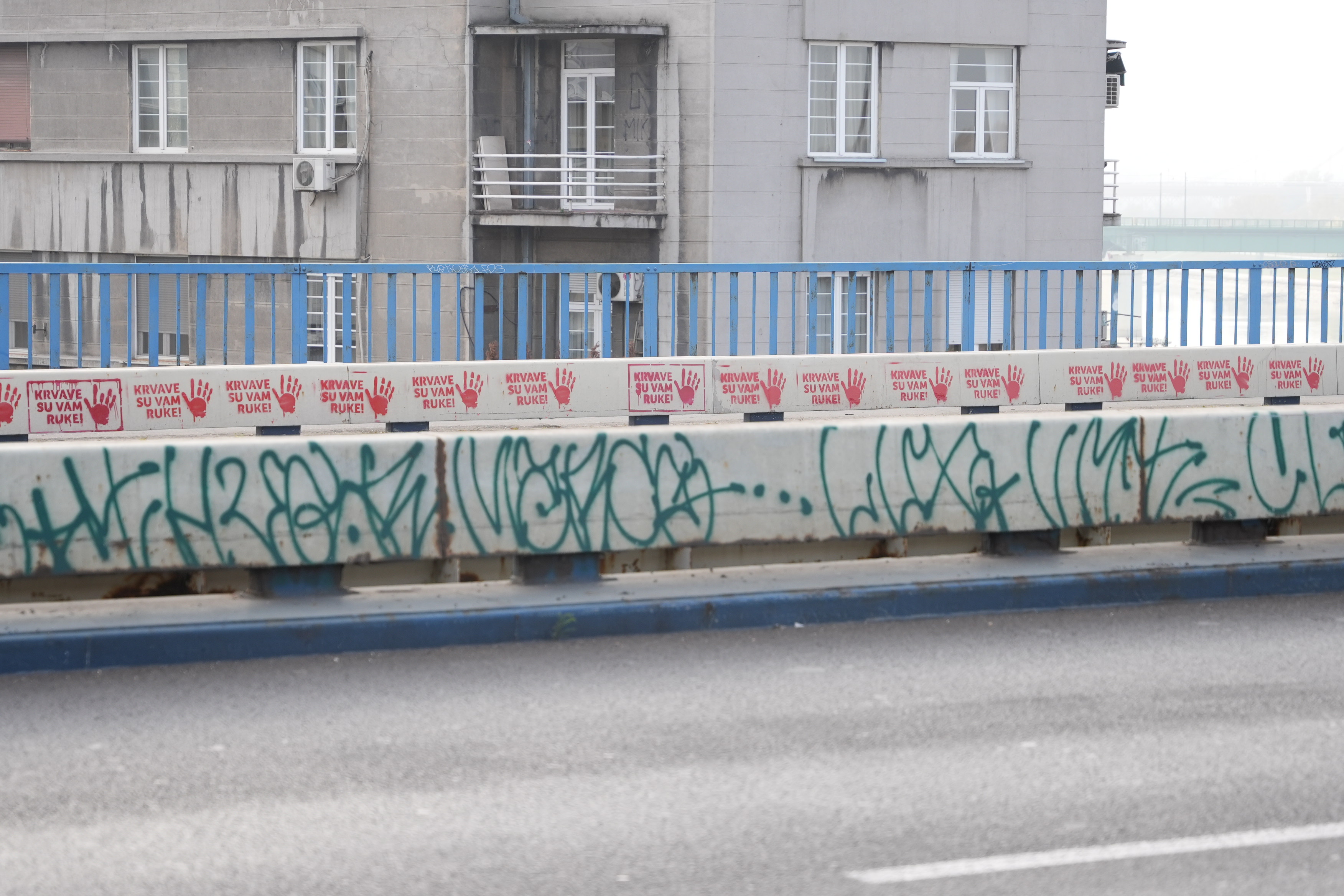 Krvave su vam ruke Foto: Zeleno-levi front na Brankovom mostu