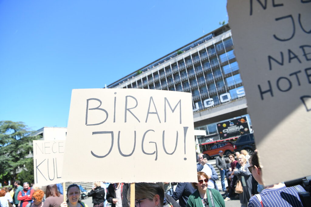 beograd 27.04.2024 protest hotel jugoslavija Ne damo jugu narodni pokret srbije, ekoloski ustanak ne davimo beograd solidarnost