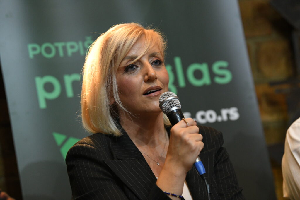 Pančevo, 15.11.2023.  Milena Božović.  Tribina, Inicijativa ProGlas, Podrži i potpiši Proglas Foto: Amir Hamzagić/Nova.rs