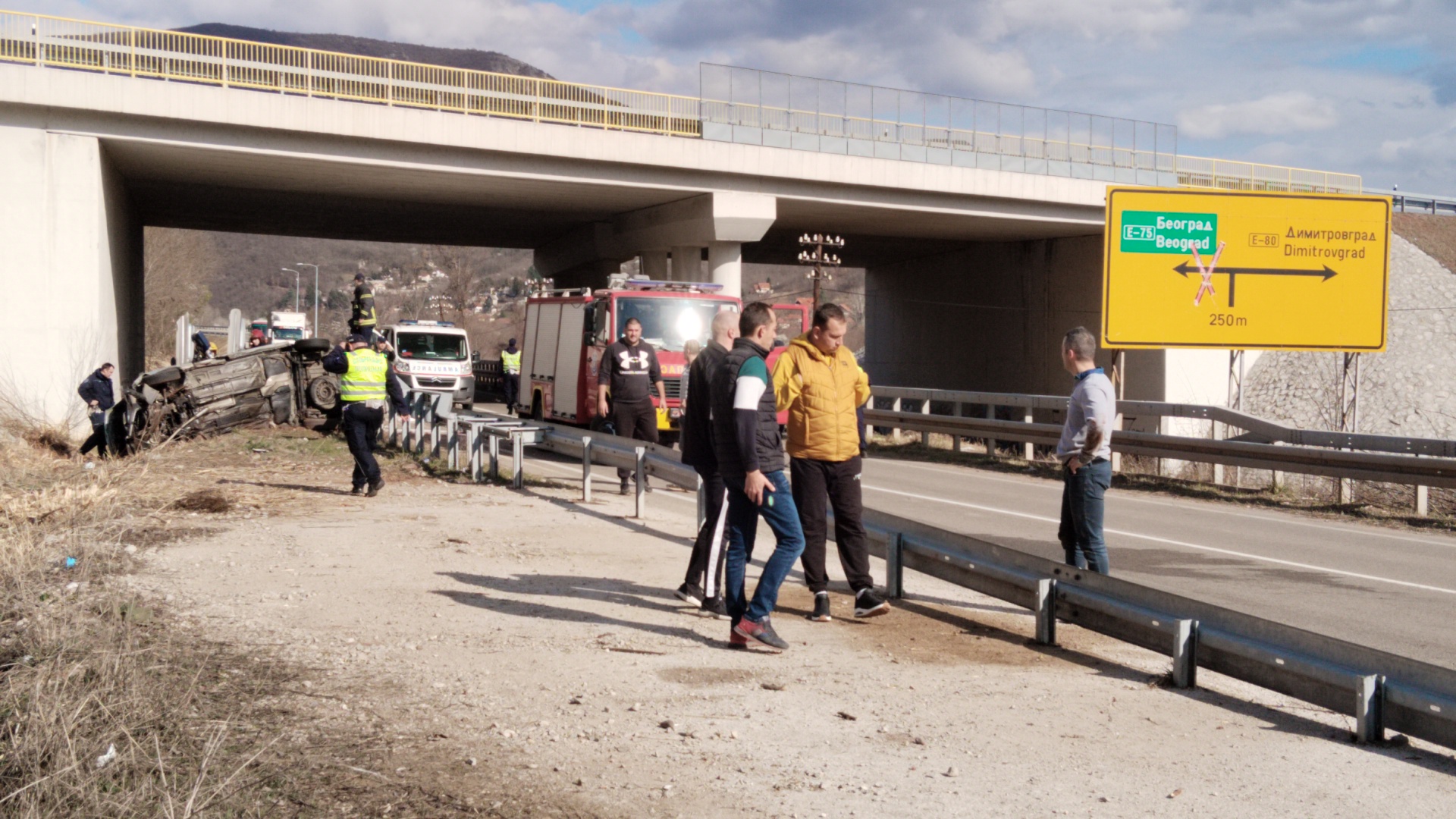Niš 09. mart 2024. Jedna osoba je poginula dok je četvoro povređeno u saobraćajnoj nesreći koja se dogodila danas oko 13.30 sati na starom putu Niš - Prosek, nedaleko od Konjičkog kluba Foto:Miljana Isailović/Nova.rs