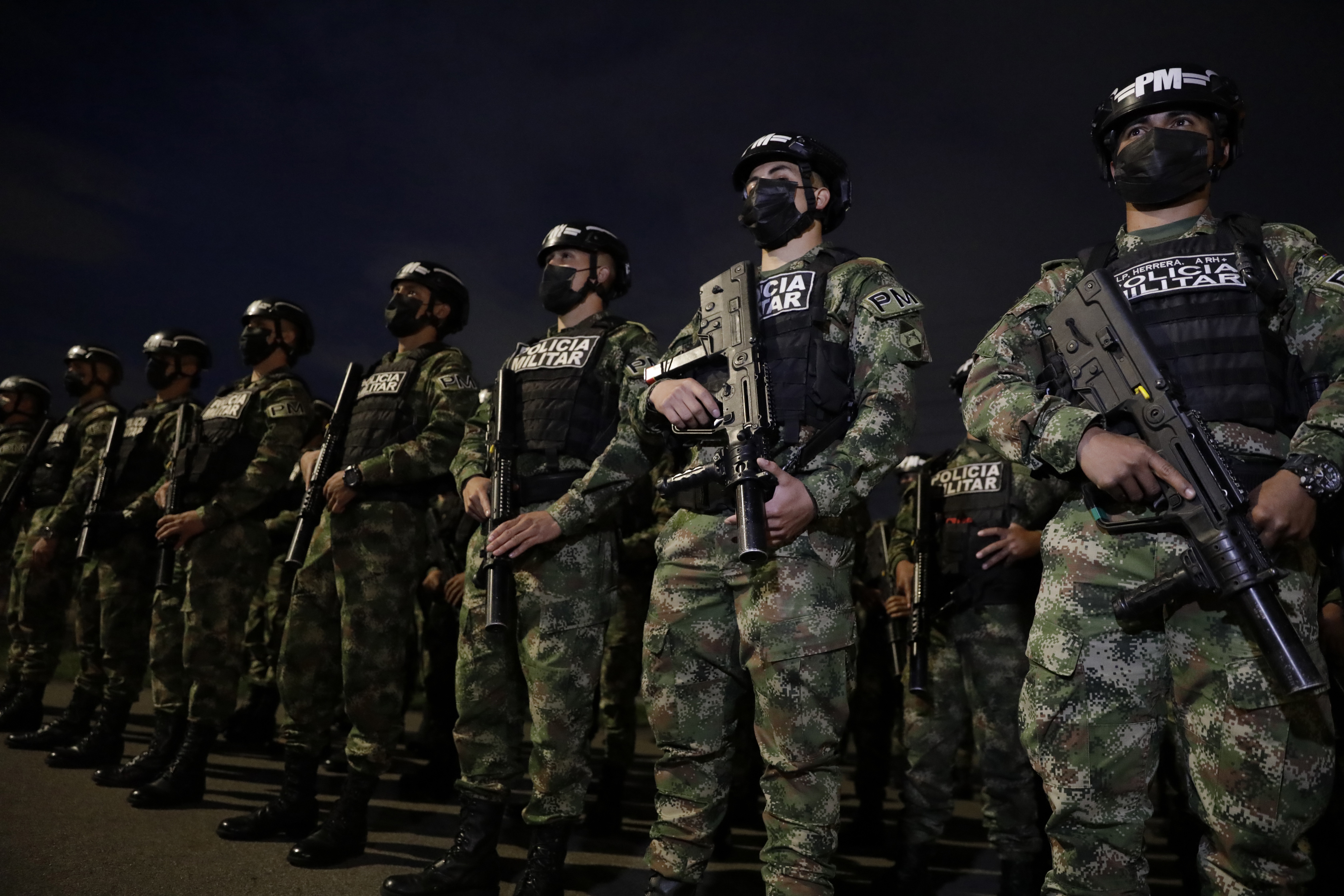More than 350 military policemen deploy to reinforce the security of Bogota