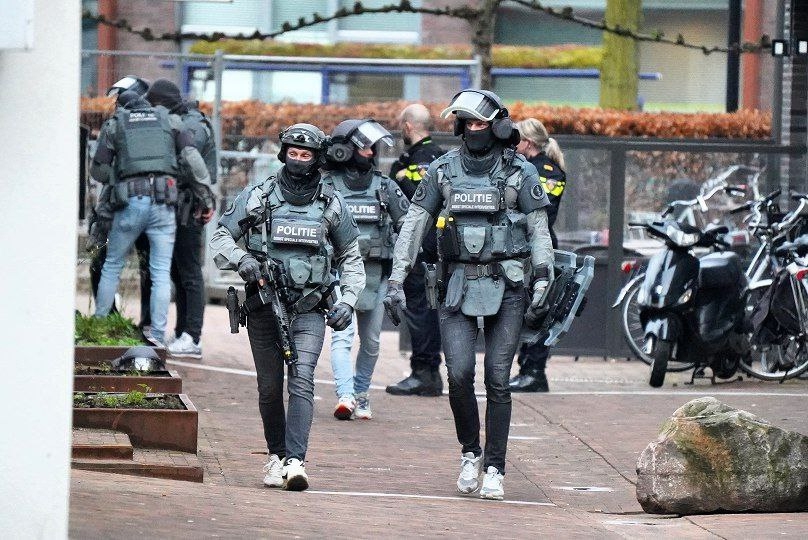 Hostage situation underway in the center of Ede