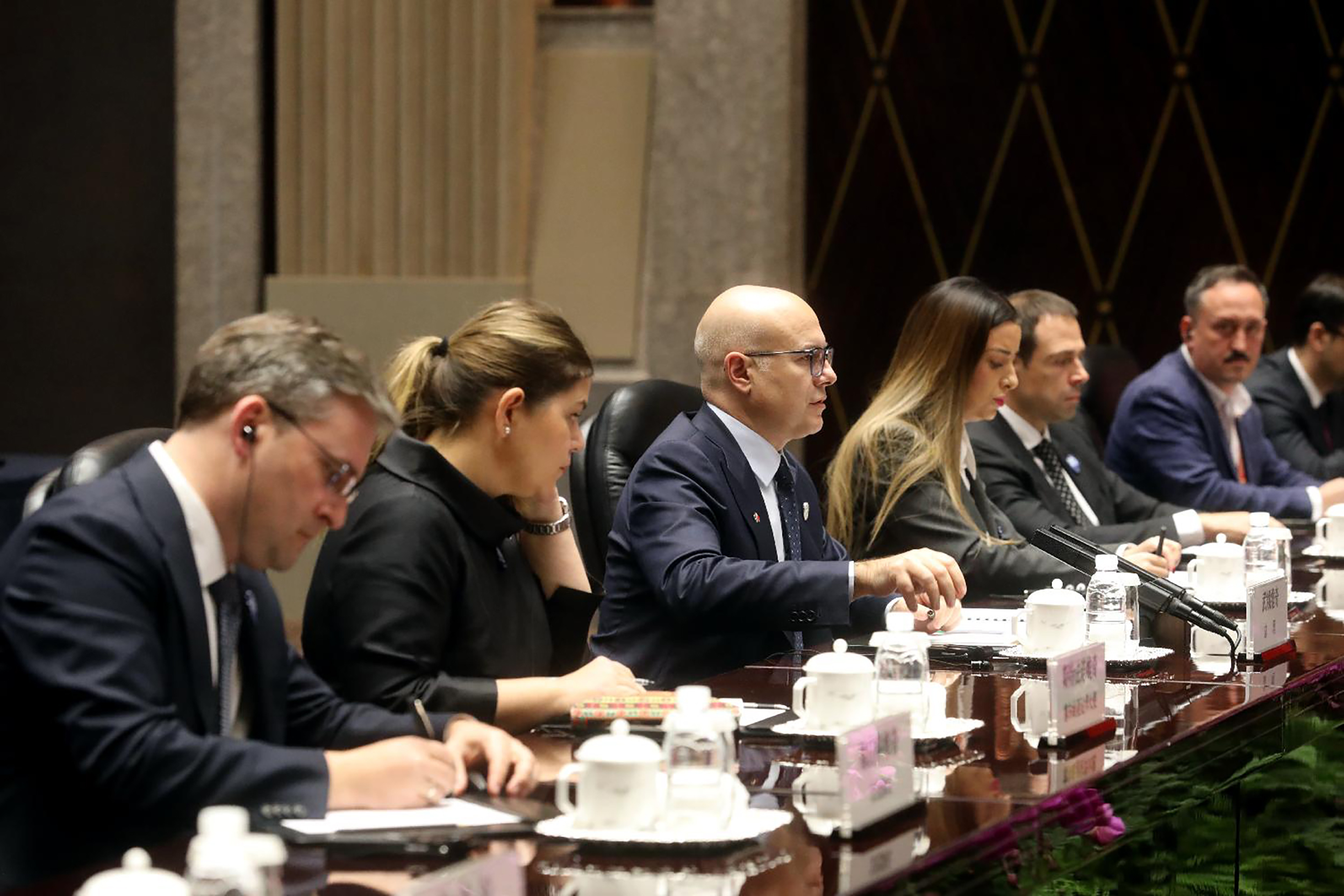 Mesto: Shanghai
Datum: Tue Nov 05 16:14:51 CET 2024
Dogadjaj: POLITIKA - sastanak premijera Kine Vang Jia i predsedsnika Vlade Srbije Miloša Vučevića
Fotoreporter: Slobodan Miljević
Ličnosti: Miloš Vučević
Izvor: FoNet/Vlada