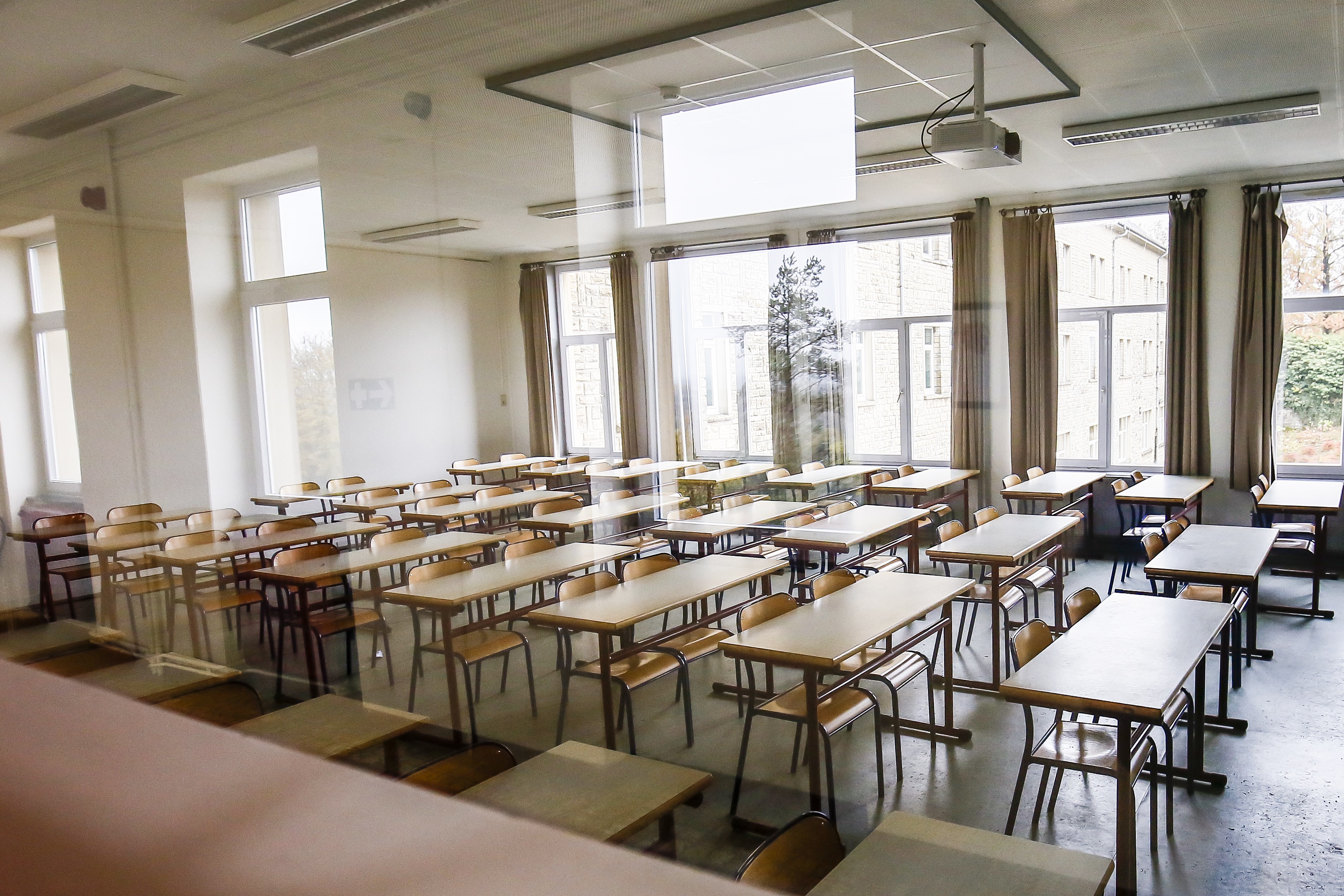 prazna ucionica skola