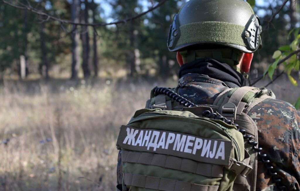Policija žandarmerija migranti
