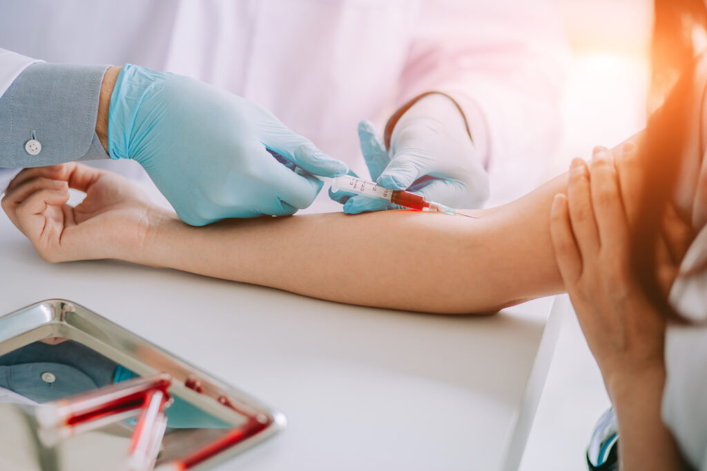 Medicinska sestra, vađenje krvi Foto: Shutterstock