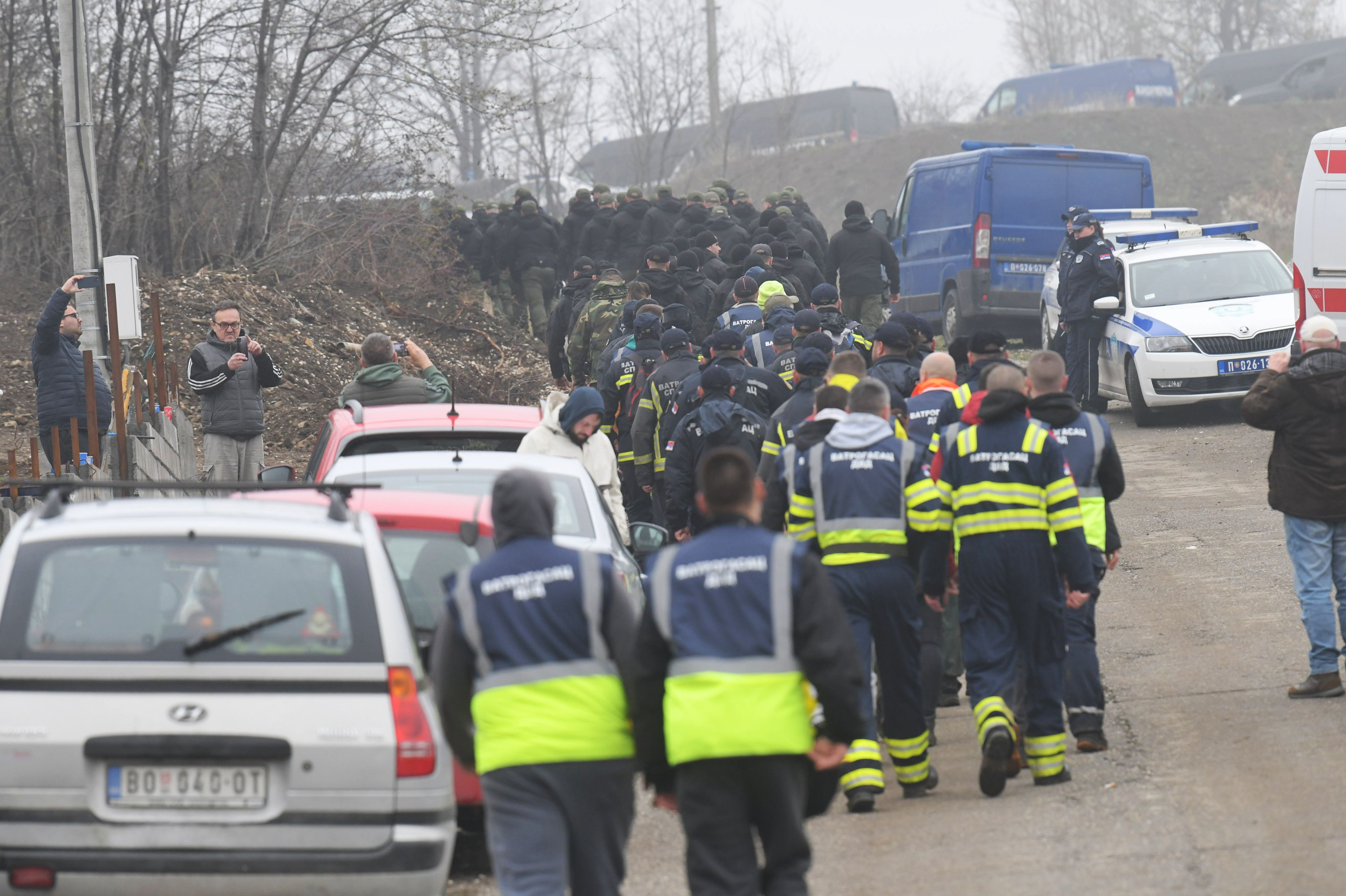 Potraga za devojčicom Dankom Ilić (2) koja je nestala u Banjskom polju kod Bora, prvi put aktiviran sistem "Pronađi me" u Srbiji, Nova.rs na terenu, Gorska služba, policija, policijski psi tragaju za devojčicom Foto: Goran Srdanov/Nova.rs